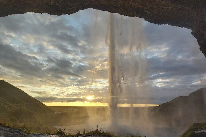 private-iceland-south-cost-tour-and-glacier-hike
