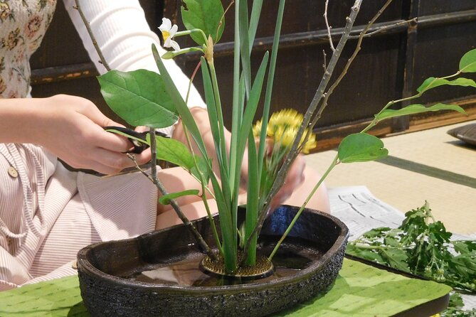 private-ikebana-in-a-kyoto-machiya