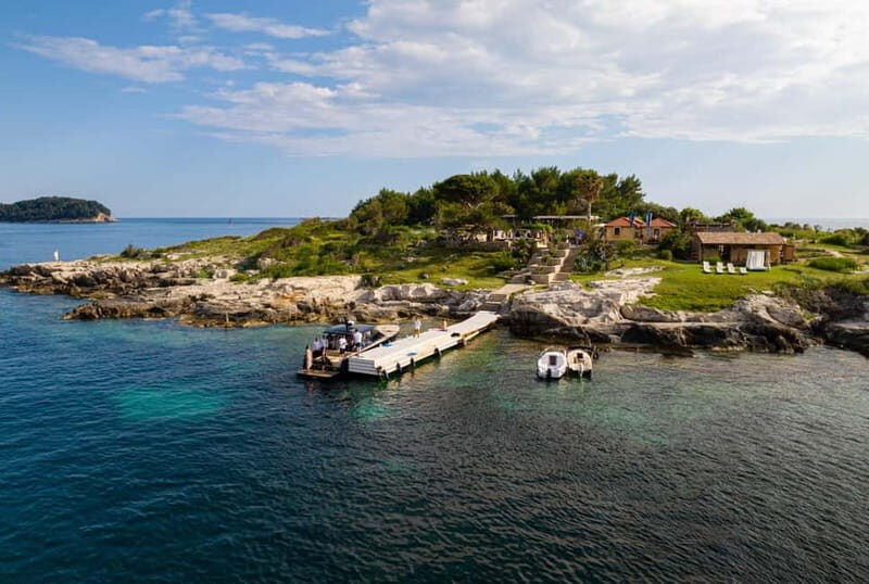 Private Island Escape: A Sunset Painting & Wine Experience - The Value of This Experience