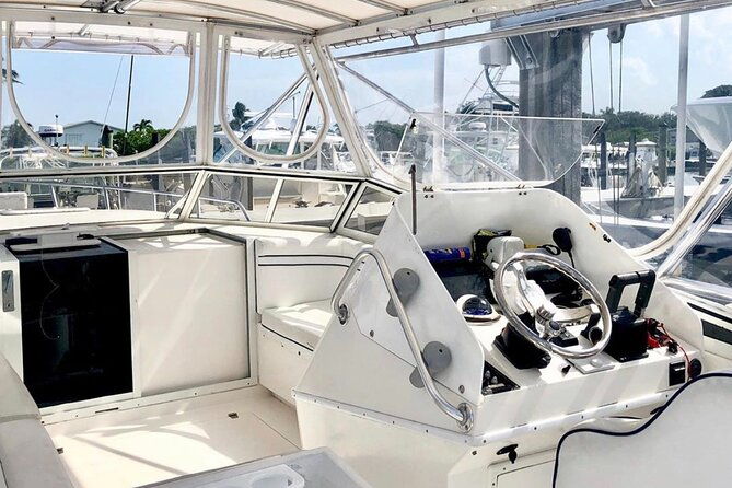 private-island-fishing-charters-in-key-west-37ft-knotty-cowgirl