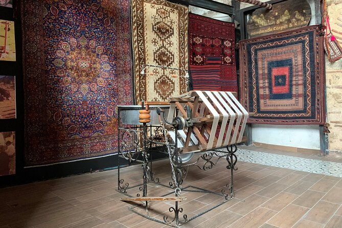 private-istanbul-shopping-tour-rugs-tiles-and-leather-shopping