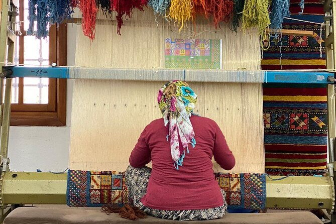 private-istanbul-shopping-tour-rugs-tiles-and-leather-shopping