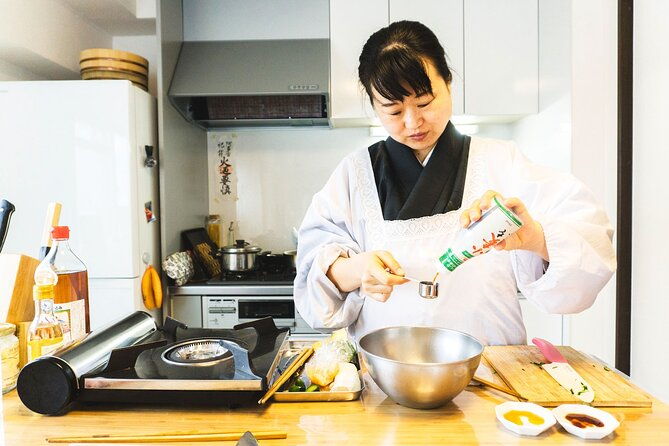private-japanese-cooking-class-in-osaka-with-culinary-expert-yoko