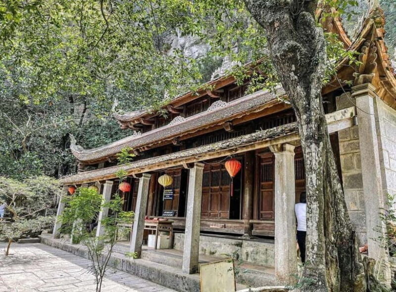 Private Jeep Ride & Cycling Tour: Hoa Lu, Trang An, Mua Cave - FAQs