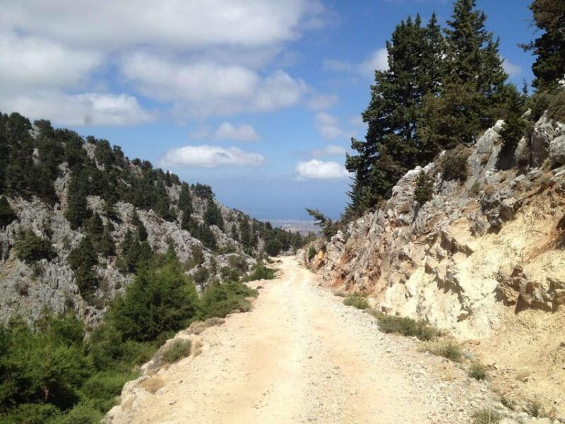 private-jeep-safari-through-the-white-mountains-of-crete