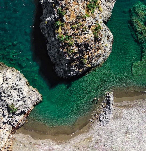 private-jeep-tour-south-crete-winery-donkeys-secret-beac