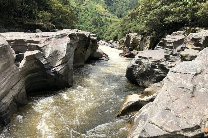 private-jeep-tour-to-the-surroundings-of-san-agustin