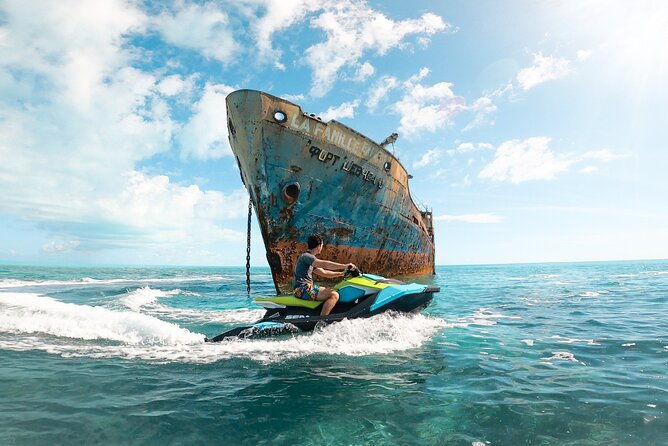 private-jet-ski-abandoned-shipwreck-tour