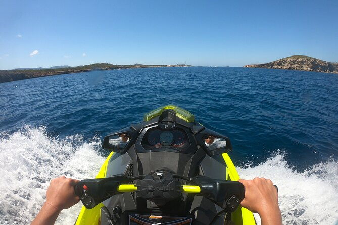 private-jet-ski-excursion-ibiza-san-antonio-es-vedra