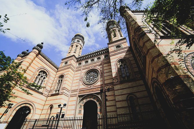private-jewish-heritage-tour-of-budapest-with-local-expert