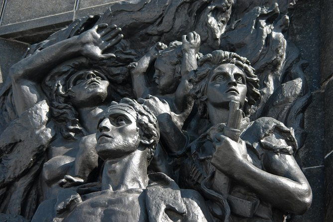 private-jewish-warsaw-tour-with-social-distance-bus