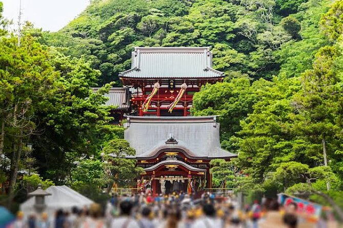 private-kamakura-and-yokohama-sightseeing-day-trip-with-guide