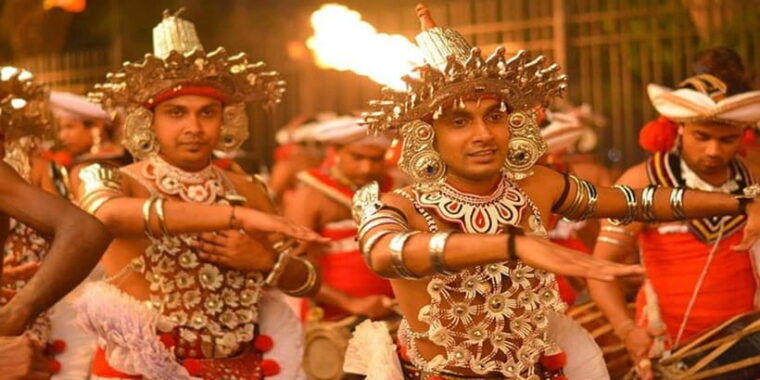 private-kandy-city-tuk-tuk-tour-and-cultural-dance-show