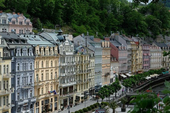 private-karlovy-vary-trip-from-prague-with-glassworks-all-incl