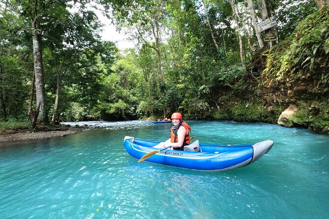 private-kayak-adventure-experience-in-rio-celeste