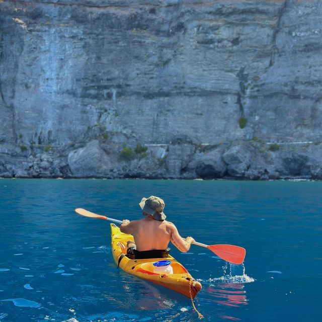 private-kayak-tour-at-the-feet-of-the-giant-cliffs