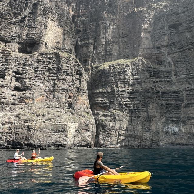 private-kayak-tour-at-the-feet-of-the-giant-cliffs