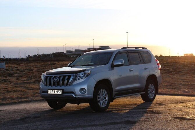 private-keflavik-airport-transfer-round-trip