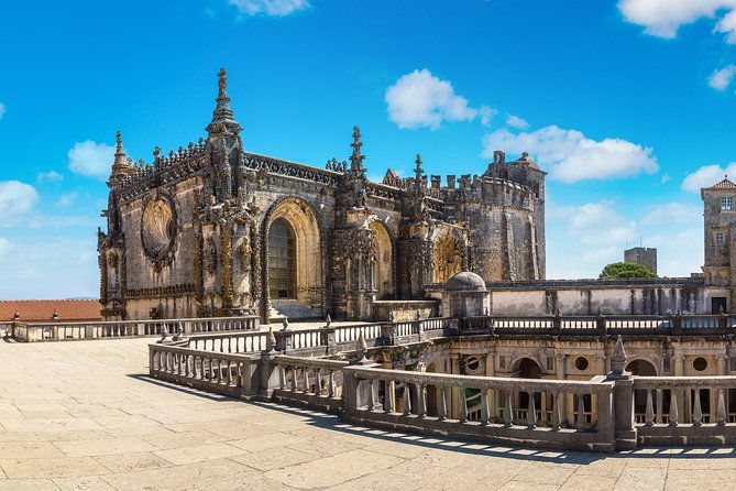 private-knights-templar-full-day-tour-to-tomar-almourol-castle-and-constancia