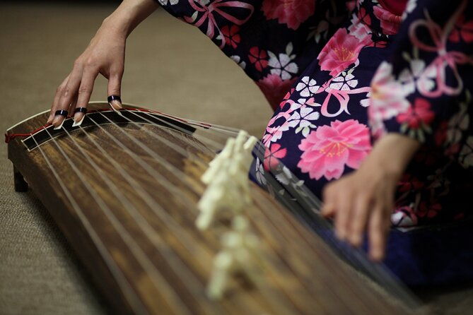 private-koto-lesson-in-kyoto-with-a-professional-koto-performer