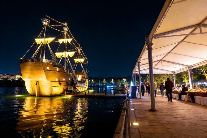 Private Kunming Illuminated Night Tour: Dianchi Lake,1903 Park and Fountain Show - Key Points