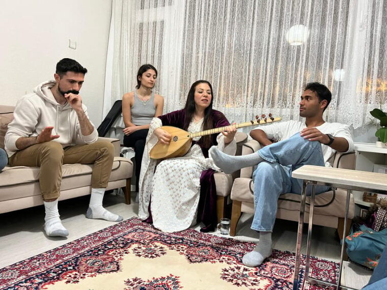 private-kurdish-music-istanbul-ancient-music-style-dengbeji