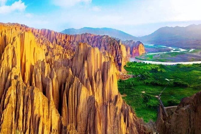 Private Lanzhou Day Tour: White Pagoda Hill, Zhongshan Bridge, Yellow River etc - Zhangye Pedestrian Street: Market & Souvenir Shopping