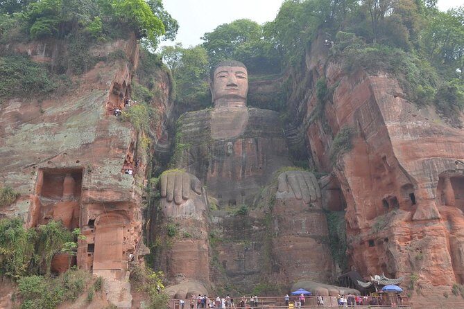 Private Leshan Giant Buddha day tour & Huanglongxi old town&lunch - The Core of the Experience: Visiting the Leshan Giant Buddha