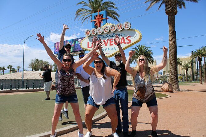 private-limo-2-5hr-tour-of-vegas-with-champagne