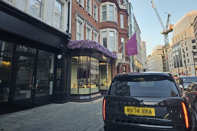 Private limo transfers Gatwick Airport to/from any London hotel - Who Should Consider This Service?