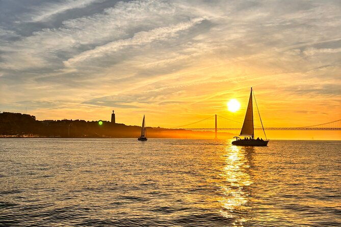 private-lisbon-sailing-tour
