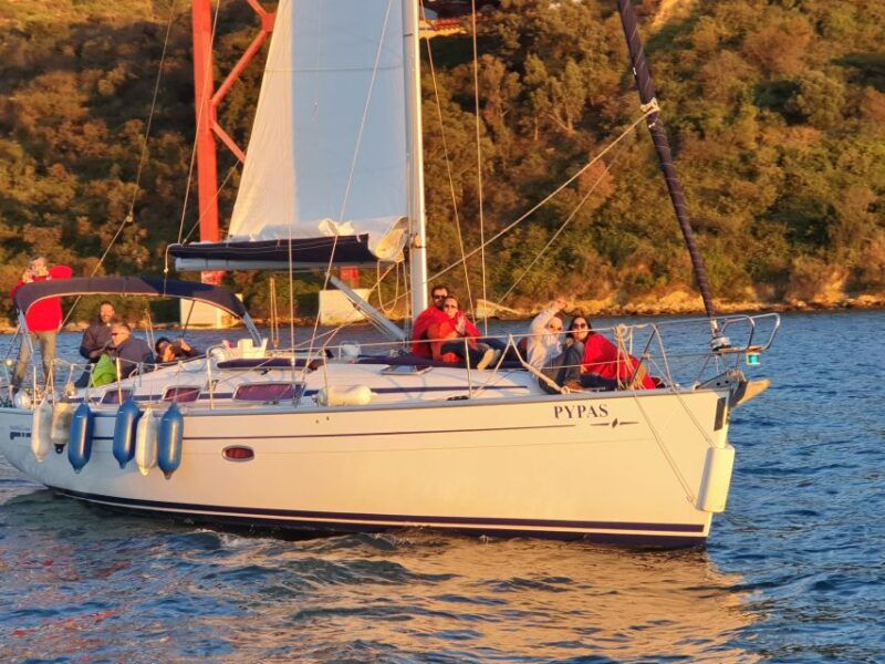 private-lisbon-sightseeing-sailing-boat-tour-with-locals