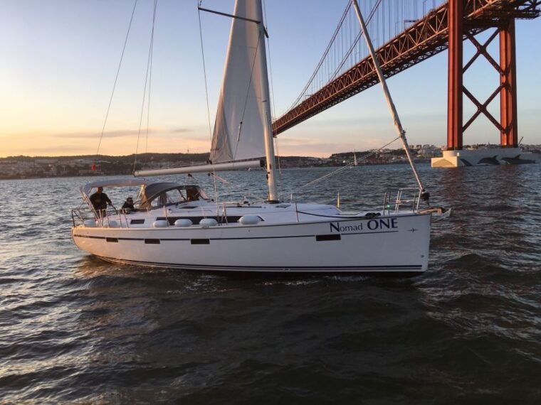 private-lisbon-sightseeing-sailing-boat-tour-with-locals