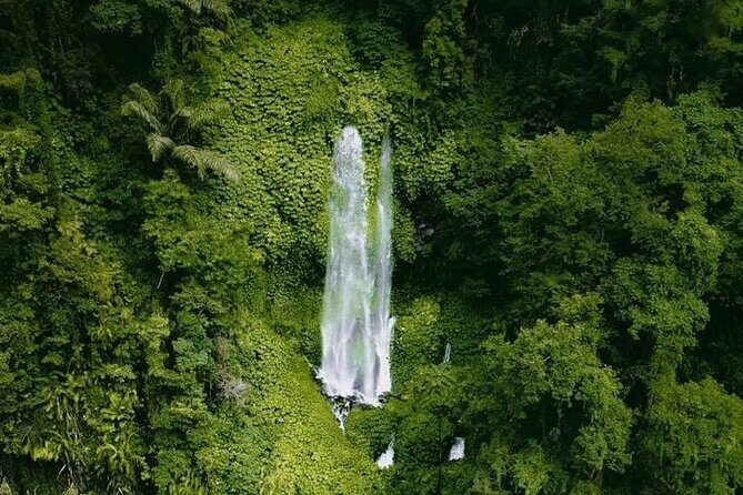 Private Lombok Historical Sightseeing and Waterfall Tour - Key Points