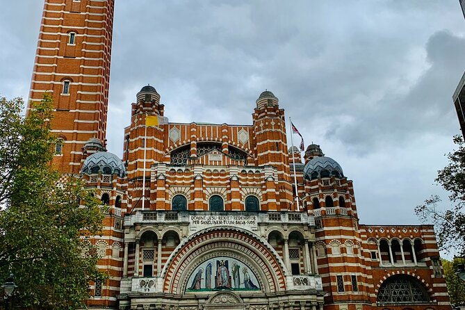 private-london-sightseeing-by-luxury-vehicle