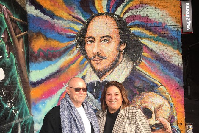 private-london-tours-by-experienced-guide-in-hybrid-london-taxi