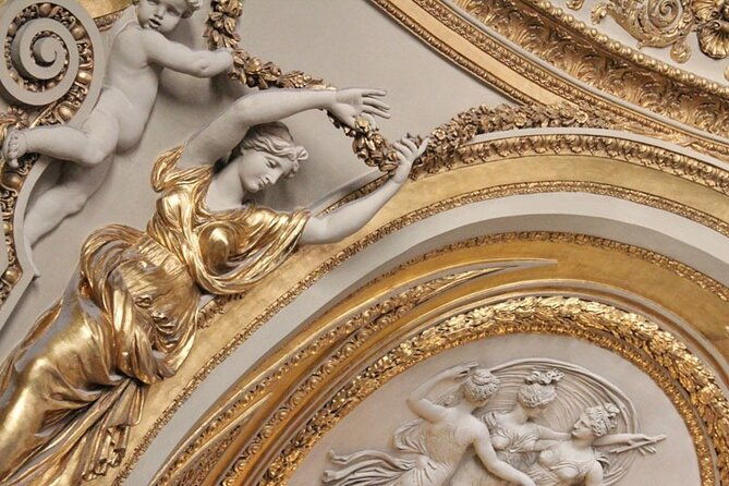 private-louvre-museum-tour-for-kids-families-with-alberto-or-his-team-in-paris-2