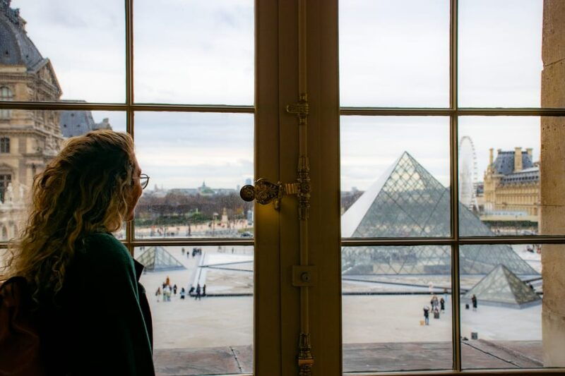 private-louvre-tour-essentials-and-more-with-expert-guide
