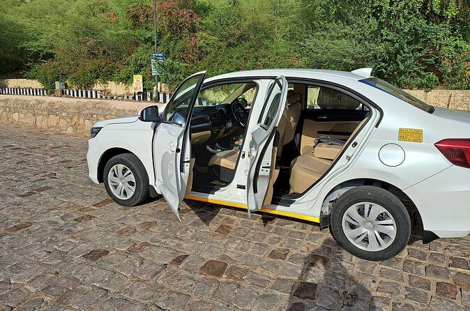 Private Lucknow Arrival Transfer - Airport to Lucknow Hotels drop - Who Is This Transfer Best For?