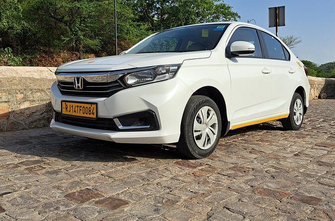 Private Lucknow Arrival Transfer - Airport to Lucknow Hotels drop - FAQs