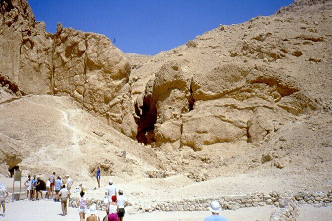 Private Luxor Tour to Queens Valley, Habu and Ramesseum Temples - Key Points