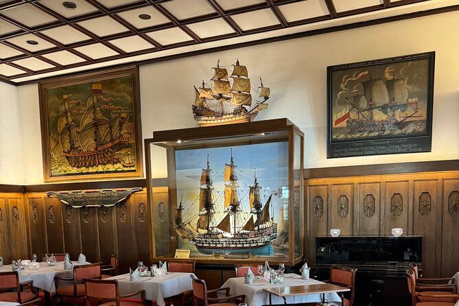 private-luxurious-6-hour-tour-to-lubeck-with-a-former-policeman