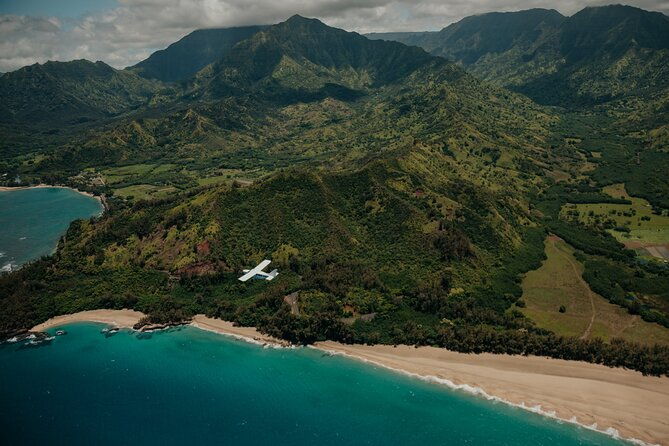 private-luxury-air-tour-over-kauai-2