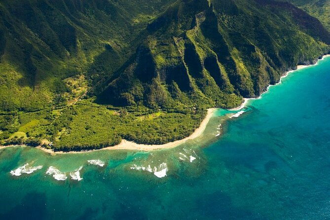 private-luxury-air-tour-over-kauai