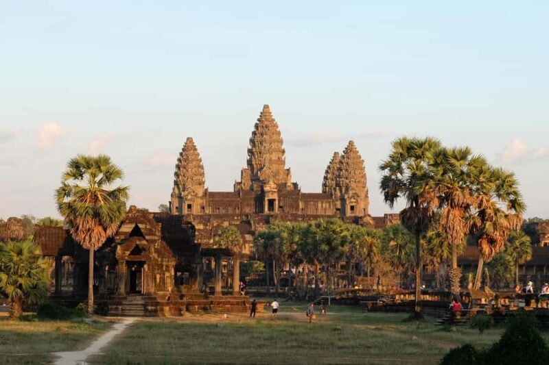 Private Luxury Angkor Wat English, Japanese or German Guide - Key Points