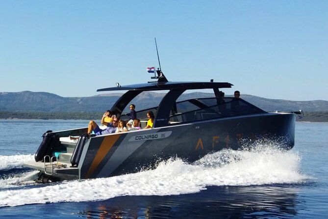 private-luxury-boat-from-hvar-brac-and-vis-destination