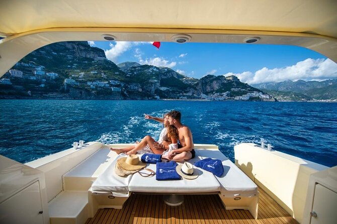 private-luxury-capri-amalfi-tour-with-aperitif-on-board