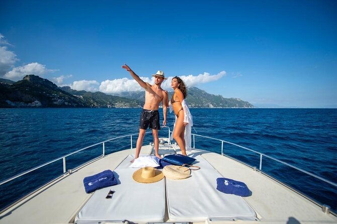 private-luxury-capri-amalfi-tour-with-aperitif-on-board