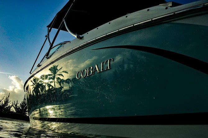 private-luxury-custom-charters-to-stingray-city-snorkeling-more