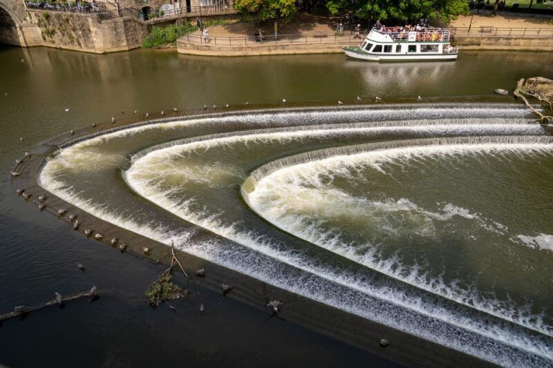 private-luxury-day-tour-of-stonehenge-and-bath-from-oxford